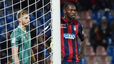 Crotone, Simy sul coronavirus: "Penso a chi lotta per la vita, non alla ripresa"