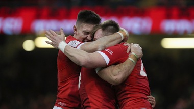 Coronavirus, positivi tre giocatori del Galles