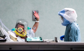 Coronavirus, 482 morti oggi e 809 malati in più in Italia