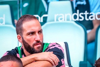 Maradona, messaggio da Higuain: "Gli sarò grato per tutta la vita"