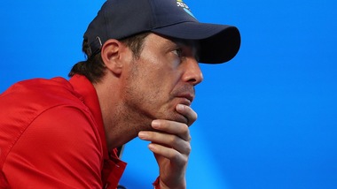 Coronavirus, Safin: “Tutto preparato per impiantarci dei microchip”