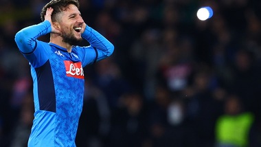 Mertens, in beneficenza la maglia record di Napoli-Barcellona