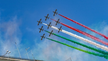 Coronavirus, giro d’Italia delle Frecce Tricolori in segno di ripresa
