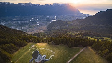 Coronavirus, sulle Alpi l'emozionante Land Art "Beyond Crisis"