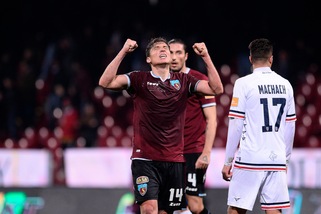 Salernitana, cinque giocatori multati per la festa a casa di Di Tacchio