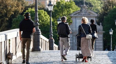 Coronavirus, Fase 2: i "congiunti" chi sono? E i fidanzati?