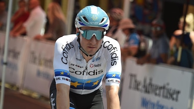 Viviani: "Situazione calcio delicata, nel ciclismo si pedala da soli"