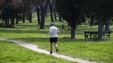 Coronavirus, in Campania vietata la corsa per i runner