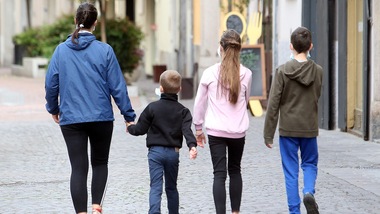 Coronavirus, ricerca svizzera: "I bambini sotto i 10 anni sono al sicuro"
