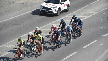 Da soli e con le mascherine: ecco il decalogo del ciclismo