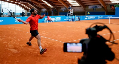 Germania, torna il tennis: in campo solo due giocatori e l'arbitro