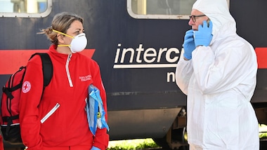 Coronavirus, le regole da seguire sui treni: obbligo mascherina