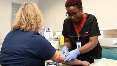 Coronavirus, 5 possibili vaccini sui quali sperare