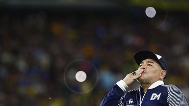 Maradona, all'asta per beneficenza la maglia del Mondiale '86