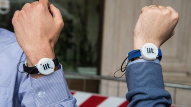 Ecco iFeel-You, il braccialetto che misura la distanza di sicurezza