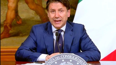 Conte ha approvato il dl Rilancio: "Vale come due leggi di bilancio"