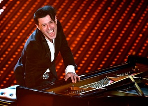 Addio a Ezio Bosso. Il pianista e direttore d'orchestra torinese aveva 48 anni