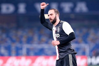 Higuain, operazione in stile Tevez. Juve, spesa in Sudamerica