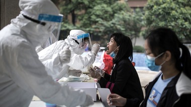 "Coronavirus, da Wuhan nuova ondata": lo dice l'eroe della Sars