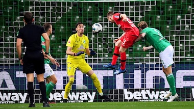 Bundesliga, Bayer Leverkusen corsaro: 4-1 sul Werder Brema