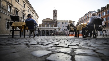 Roma, aperitivi e cene a Trastevere dopo la fine del lockdown