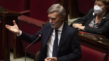 Coronavirus, Delrio: "Il calcio deve ripartire, le condizioni ci sono"