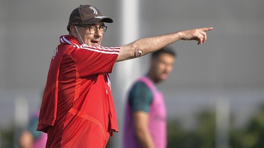 Juve, Sarri: “Dybala è un fenomeno, ma farlo giocare con Ronaldo non è facile”