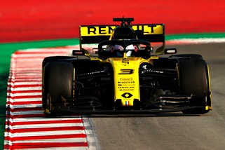 F1, Renault segue Mercedes: Ricciardo e Ocon tornano in pista