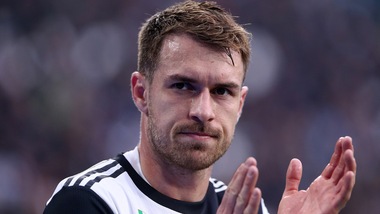 Daily Mirror: "Juve, Ramsey sul mercato. Tottenham interessato"