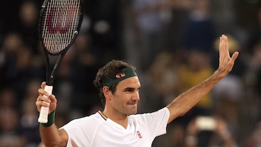 Federer batte Ronaldo e Messi: è l'atleta più ricco del mondo