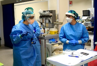 Coronavirus in Italia: terapie intensive ancora in calo