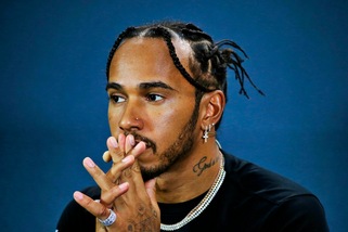 F1 Hamilton: "Il mio mondo in silenzio davanti alla morte di Floyd"