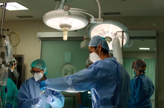 Coronavirus, contagi in aumento in Italia. Ma raddoppia il numero di tamponi