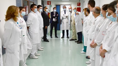 Bassetti: “Coronavirus indebolito, sì ai tifosi allo stadio”