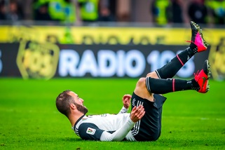 Juve, paura per Higuain ma gli esami escludono lesioni