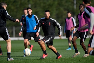 Juve-Milan: Olivieri, Higuain e la grande occasione