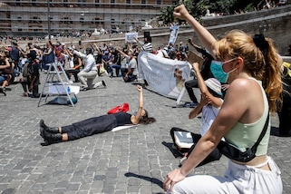 George Floyd, la manifestazione di Roma: in piazza l'urlo "I can't breath"