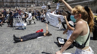 George Floyd, la manifestazione di Roma: in piazza l'urlo "I can't breath"