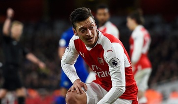 Ozil, frecciata all'Arsenal: "Ramsey fantastico. E quanto manca Wenger..."