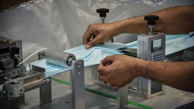 Coronavirus, dal Giappone le mascherine "fresche" per l'estate