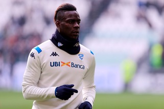 Balotelli, caos al Brescia: l'attacco di Raiola e l'ispezione della Figc
