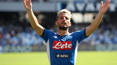 Napoli, Giuntoli: "Il rinnovo di Mertens è scontato"