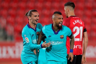 Vidal e Messi show nel poker del Barcellona al Maiorca