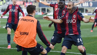 Bologna, tagliato un mese di stipendio a giocatori e staff