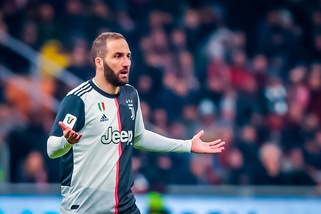 Juve, svolta Higuain: l’addio del Pipita cambia il mercato!