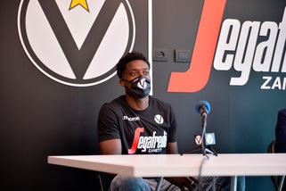 Awudu Abass firma con la Virtus Bologna: è ufficiale