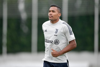 Alex Sandro, prove di derby: Sarri spera di averlo sabato in panchina