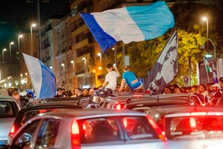 Coronavirus, Guerra bacchetta i tifosi del Napoli: "Sciagurati!"