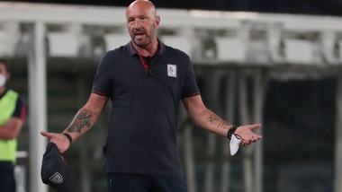 Cagliari, Zenga: "Troppe assenze, ma non si può entrare in campo così"