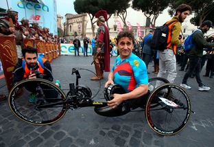 Zanardi dimesso e trasferito in un centro di neuro-riabilitazione